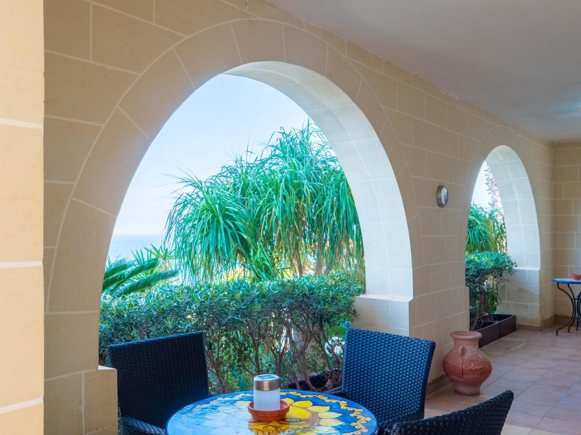 Villa Palma - Sunset Sea Views With Pool, Jacuzzi, Sauna And Games Room メーリッハ エクステリア 写真